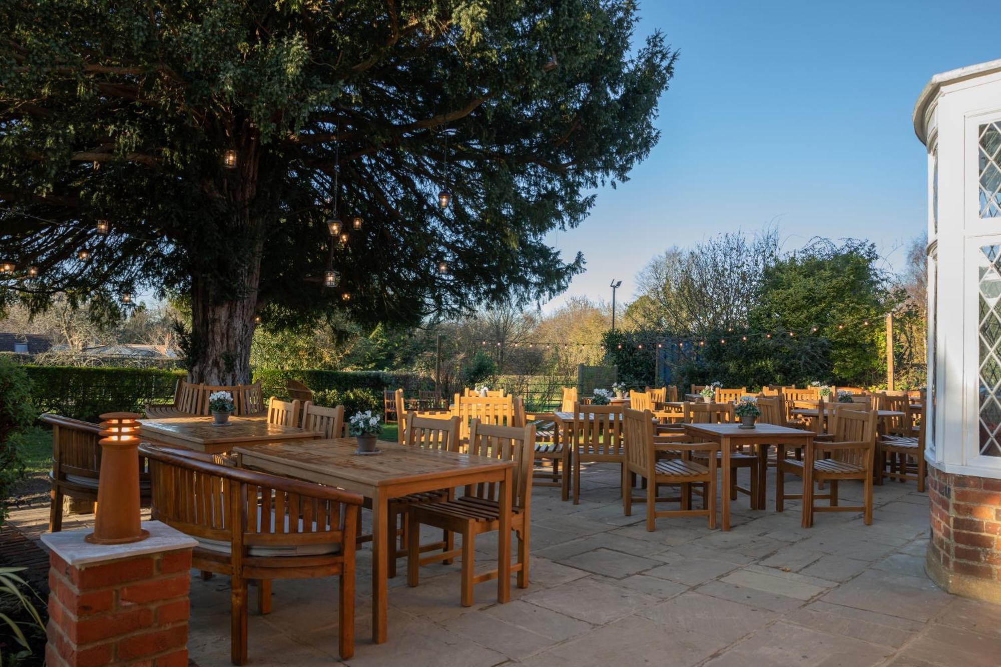 Bedford Arms Hotel Rickmansworth Exterior photo